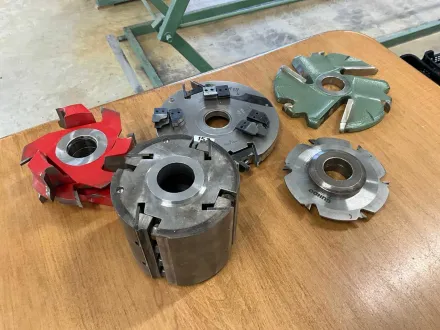 Verschiedene Fräswerkzeuge (5x) – RESALE