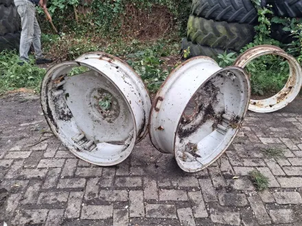 Ford – Reifen, Rad und Felge (2x) – RESALE