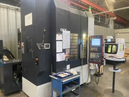 2011 - OKK - VC-X350L - 5-Achs-CNC-Bearbeitungszentrum mit Drehfunktion – RESALE