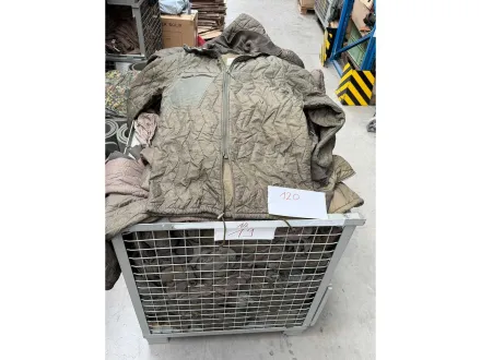 Bundeswehr Kälteschutzjacken in oliv/braun aus Bundeswehrbeständen (120x) – RESALE