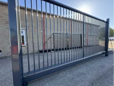 Kopal Taurus T2 Ausleger-Schiebetor (7 Meter – ungenutzt) – RESALE