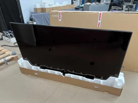 SAMSUNG - ME75C - 75 LED-Bildschirm – RESALE