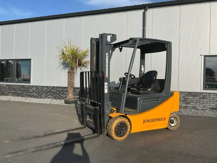 2013 Jungheinrich EFG 320 Gabelstapler – RESALE