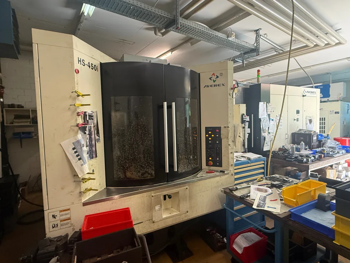 AVEREX HS-450i Bearbeitungszentren