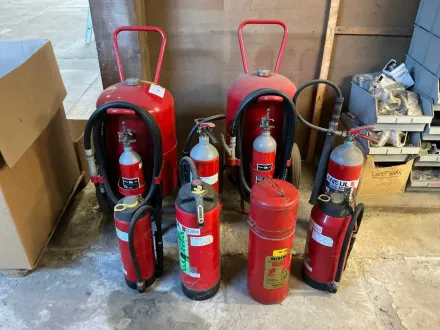 Feuerlöscher (8x) – RESALE