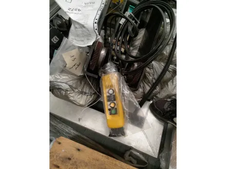 unepal - 2000 - 1600 - Aufzug – RESALE