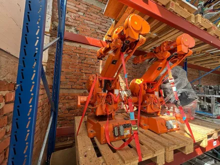 ABB FB 2400/18 T TYP B 2 x Robot ABB – RESALE