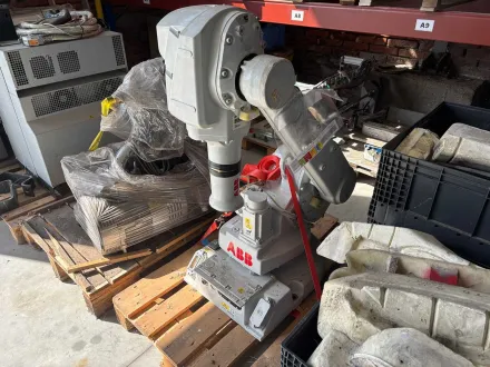 ABB FB 1600 6/1.45 Robot ABB ohne Steuerung und Schaltschränke für Ersatzteile – RESALE