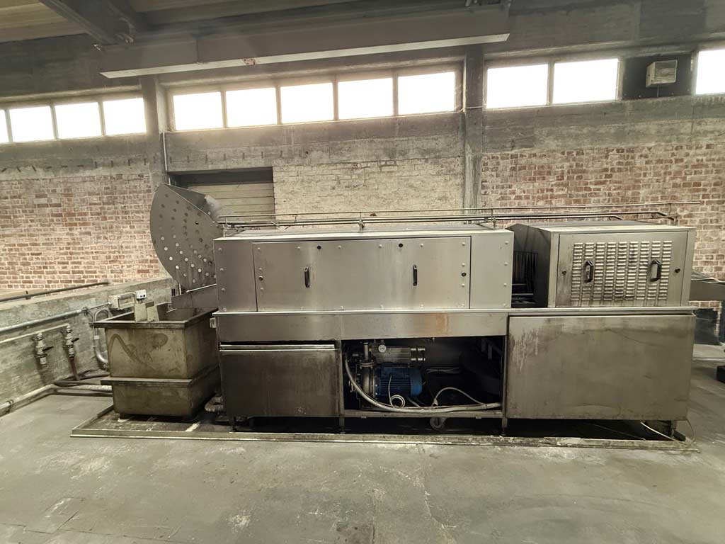 Mohn KW-1800 Container Washing Machine with Blower