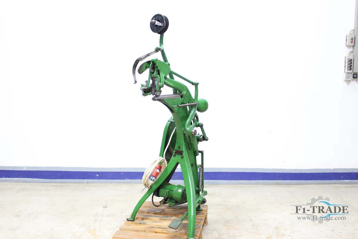 Polygraph 790 Eckenheftmaschine Drahtheftmaschine / Corner Stitc