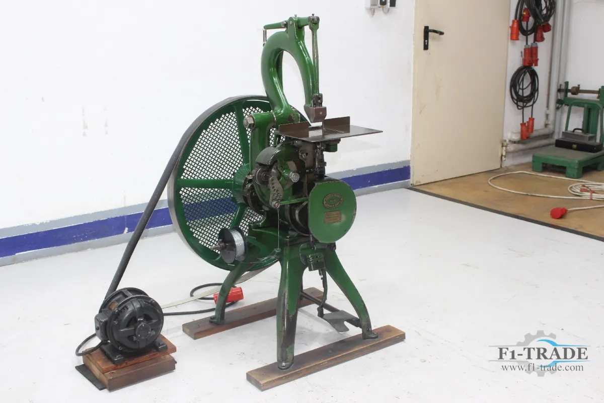Gebrüder Brehmer ST Antike Drahtheftmaschine / Antique Stitching machi