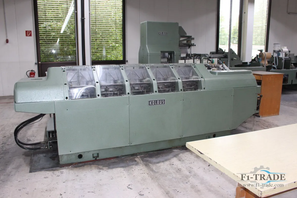 Kolbus FE Buchformpresse / Book Forming Press