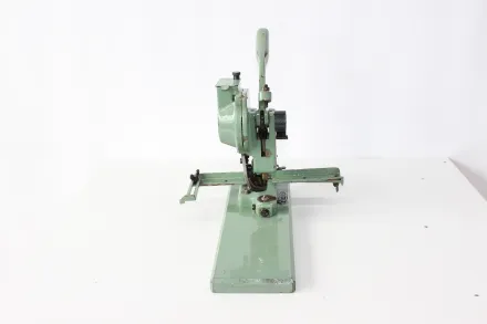 Hang Piccolo 101 Ösmaschine / Eyeletting machine – RESALE
