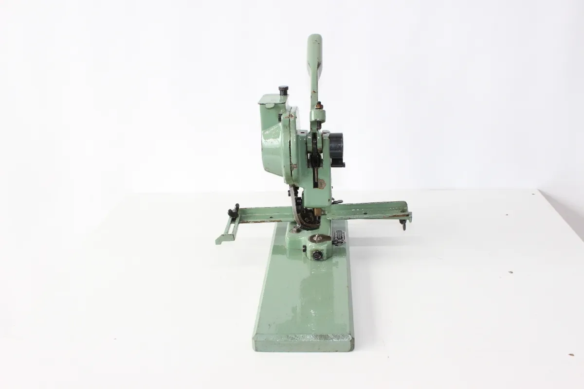 Hang Piccolo 101 Ösmaschine / Eyeletting machine