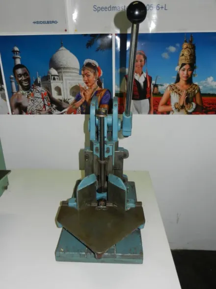 Polygraph Y6 Corner rounding machine – RESALE