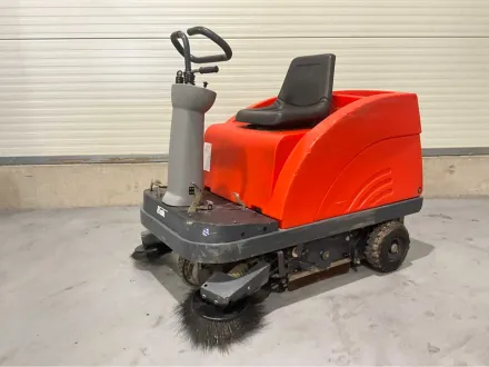 Hako Jonas 900 E Selbstfahrlafetten-Sweeper-Batterien 2023 – RESALE