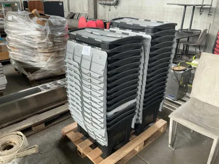 Stapelbare Plastikboxen mit Deckeln – RESALE