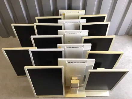 FUJITSU - B24W-7 - Monitor (17x) – RESALE