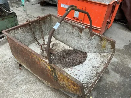 Schaufel zum Entladen von Schutt im Kran – RESALE