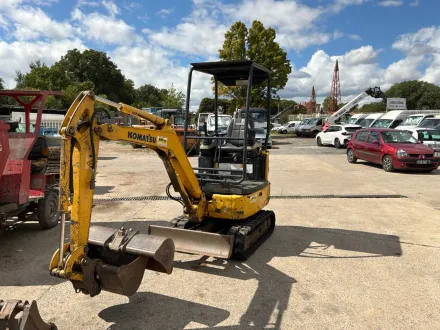 KOMATSU - 2011 - PC16R-3 - Krabbenbagger – RESALE