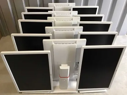 FUJITSU - B24W-7 - Monitor (15x) – RESALE