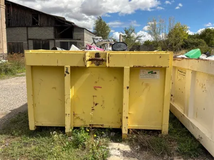 Müllcontainer – RESALE
