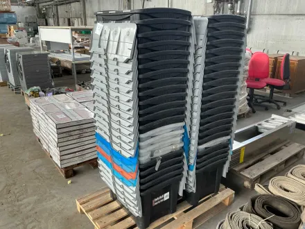 Stapelbare Plastikboxen mit Deckeln – RESALE