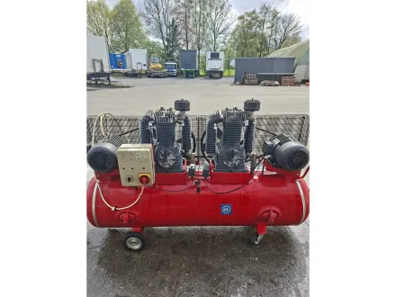 Bronw Screw Luftkompressor – RESALE