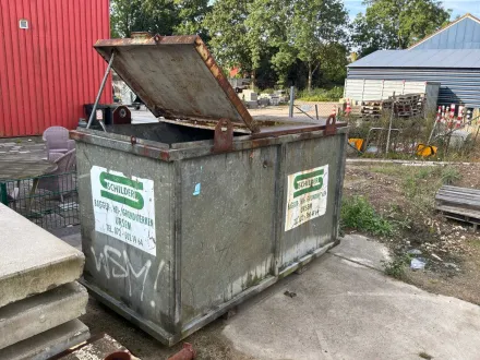 Dieseltank mit Pumpe (995 Liter) – RESALE