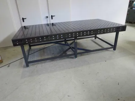 WMT P-2990 X 1490 Schweißtisch / Lochtisch – RESALE