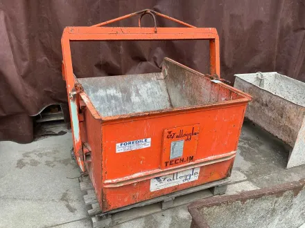 Schaufel zum Entladen von Schutt im Kran – RESALE