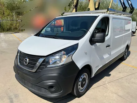 2018 Nissan NV300 Nutzfahrzeug mit Dachreling + Sortimo Träger – RESALE