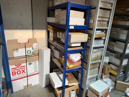 Lagerregal ohne Inhalt – RESALE