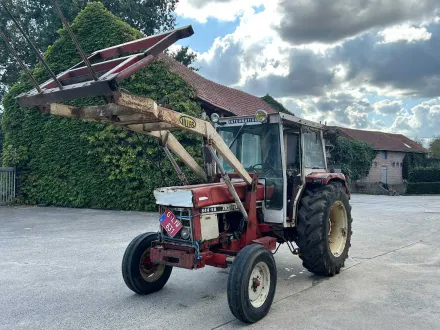International CASE - 1978 - 844 SB-F mit GILLES-Frontlader - Oldtimer-Traktor – RESALE
