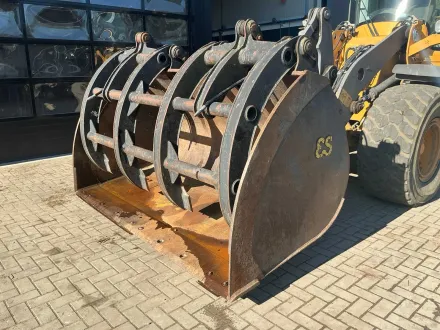2013 EuroSteel DSXK090 geschlossener Behälter mit Klemme – RESALE