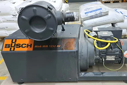 Busch MINK MM 1252 AV Trockene Klauen-Vakuumpumpe – RESALE