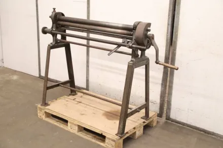 Carl Kneusel 1000 mm 3-Walzen Rundbiegemaschine – RESALE