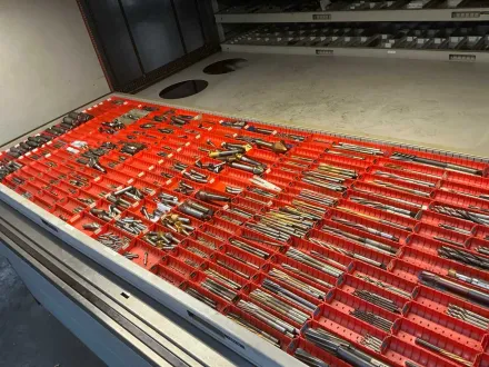 Große Chargen von Bohr- und Fräswerkzeugen – RESALE