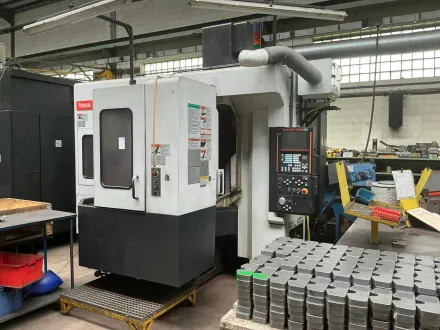 2005 Mazak Variaxis 500-5X 5-Achs-CNC-Vertikalbearbeitungszentrum – RESALE
