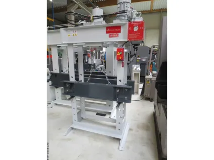 HIDROLIKSAN HD 60 - 820 Werkstattpresse – RESALE