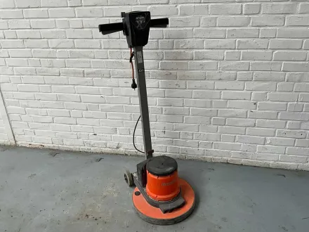 Numatic HFM1515 Einscheibenmaschine – RESALE