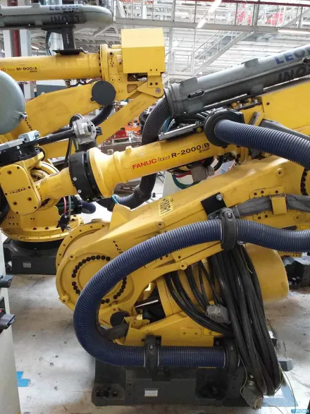 Fanuc R-2000 /210F Industrieroboter für allgemeine industrielle Anwen – RESALE