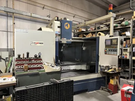Takumi V15 Vertikal-Bearbeitungszentrum – RESALE