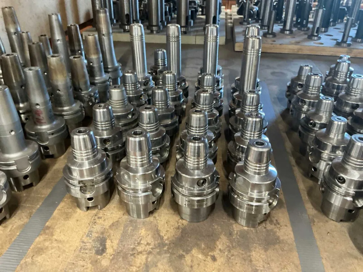 Mapal- und Gühring-Lot HSKA63 Hydraulikhubschrauben