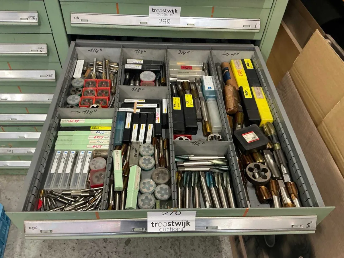 Prototyp und Walter Sortiment von Abhörgeräten und Schneidepads