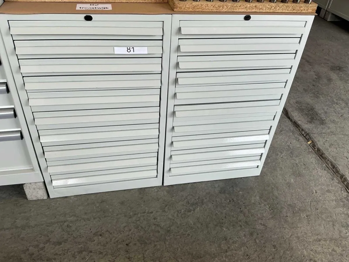 10-Schubladen-Geräteschrank (2x)