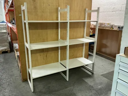 Satz von Holzaufbewahrungsregalen – RESALE