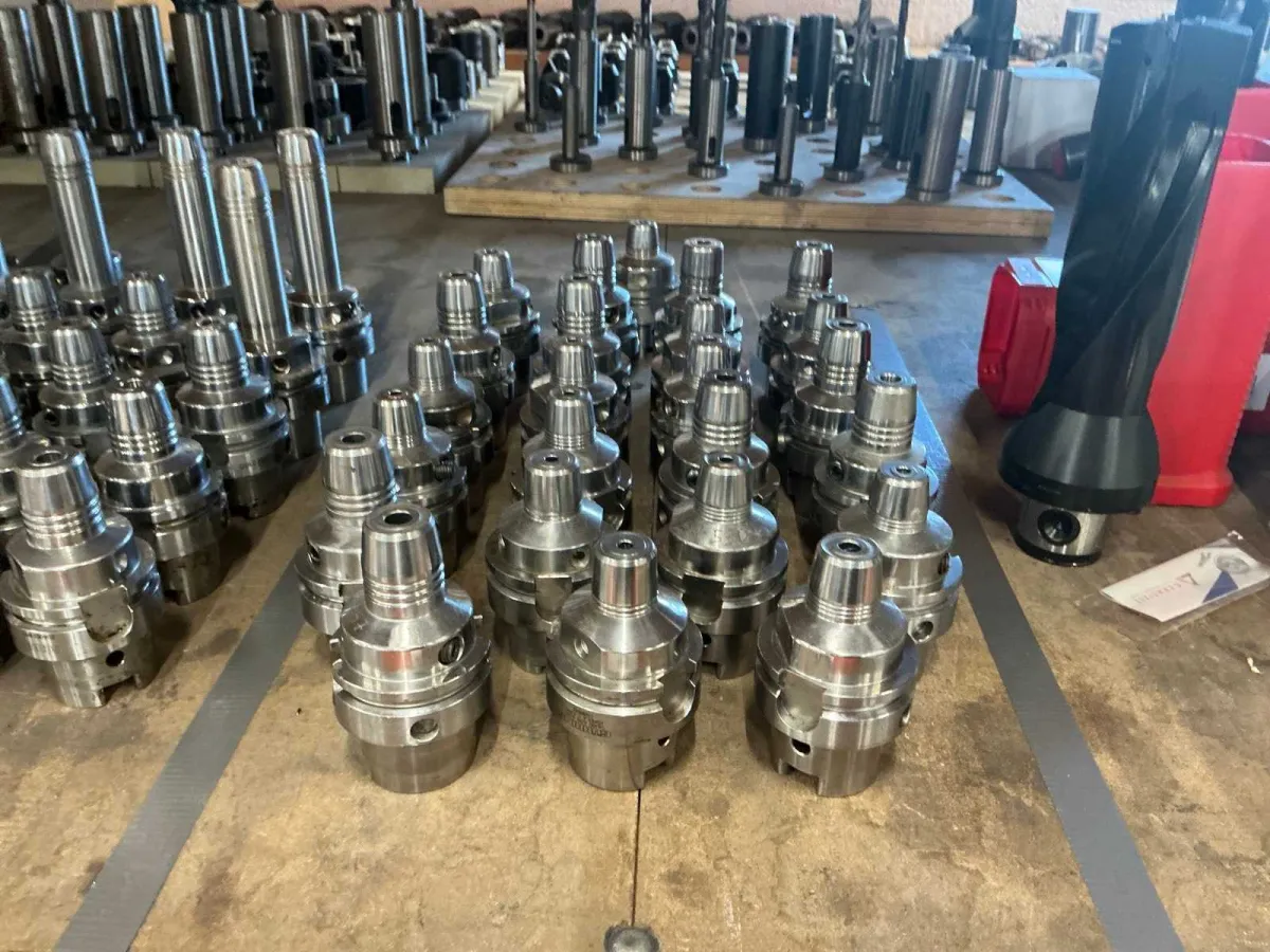 Mapal- und Gühring-Lot HSKA63 Hydraulikhubschrauben