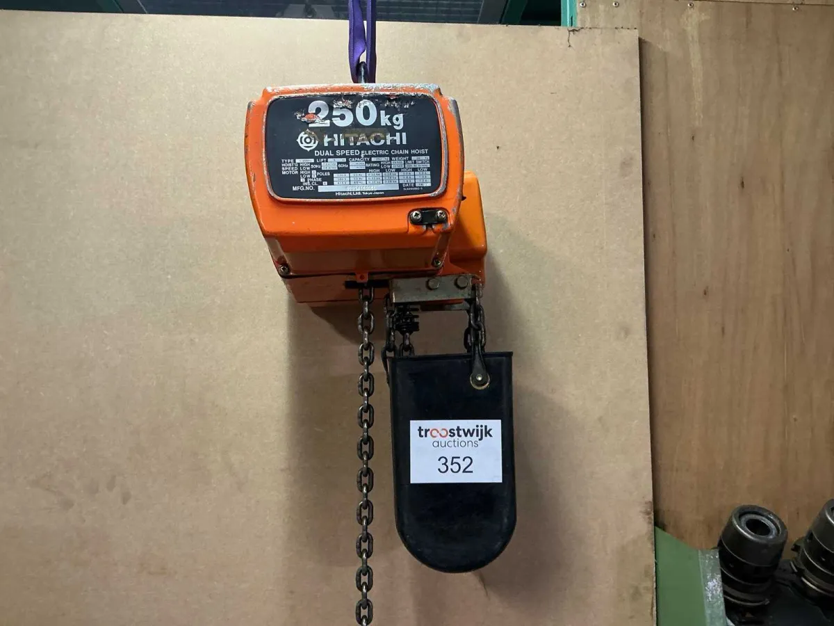 Hitachi 1/4SNH elektrischer Kettenhebel
