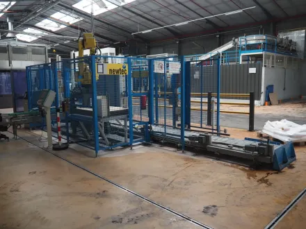 Newtec palletizer with Fanuc robot, type: M/10 IC – RESALE